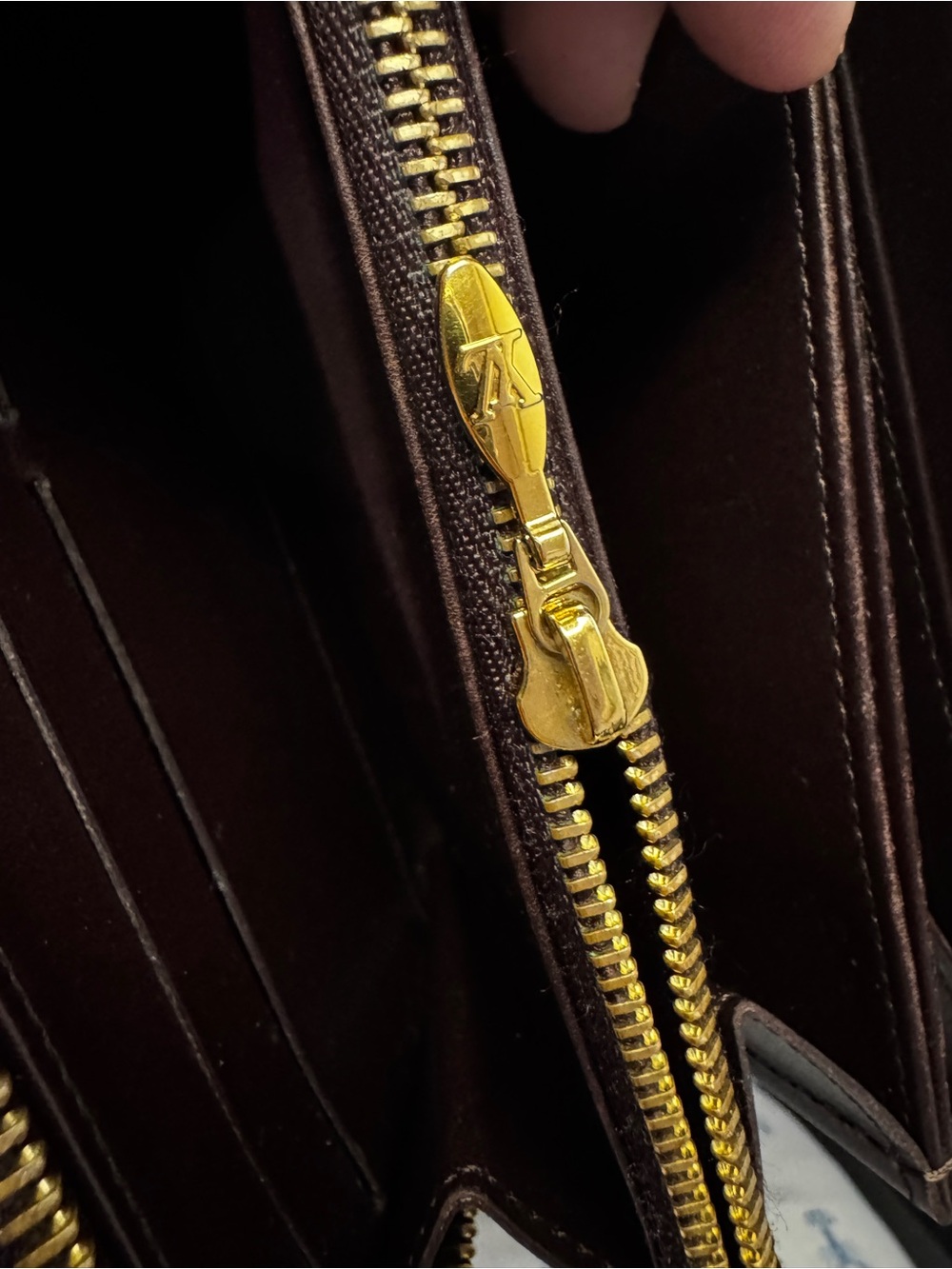 Louis Vuitton Vernis Patent Zip Wallet in Deep Bordeaux - Picture 10 of 11